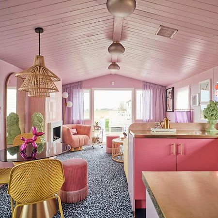 Fun Barbie Inspired, 6 Berth Caravan - Camber Sands Holiday Park, Near The Beach 外观 照片