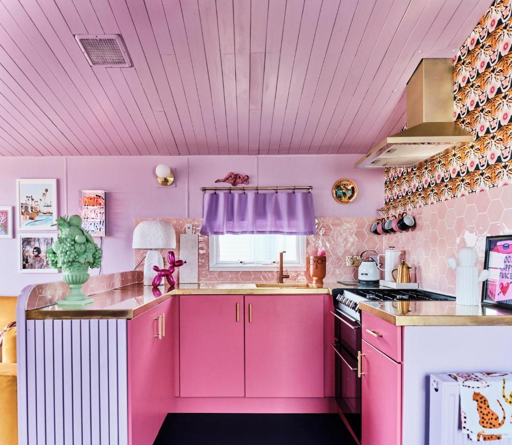 Fun Barbie Inspired, 6 Berth Caravan - Camber Sands Holiday Park, Near The Beach 外观 照片